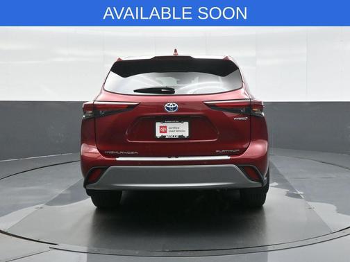 Pearl 2024 Toyota Highlander Hybrid Platinum