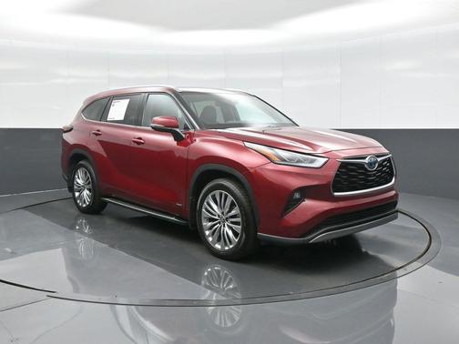 Pearl 2024 Toyota Highlander Hybrid Platinum