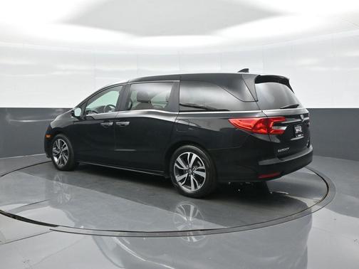 Crystal Black Pearl 2022 Honda Odyssey Touring