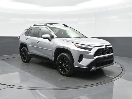 2025 Toyota RAV4 Hybrid SE