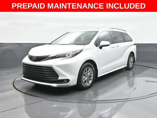Wind Chill Pearl 2026 Toyota Sienna XLE