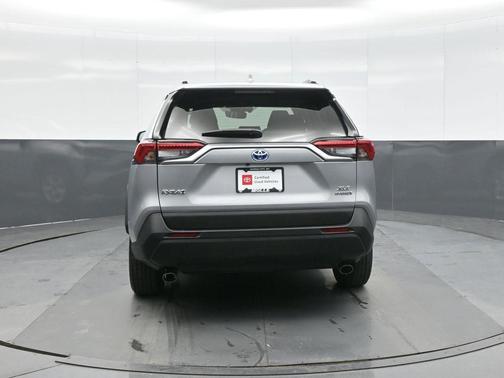 2020 Toyota RAV4 Hybrid XLE