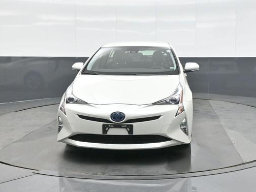 2016 Toyota Prius Three Touring