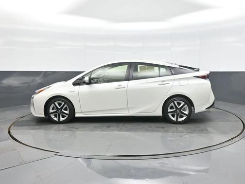 2016 Toyota Prius Three Touring