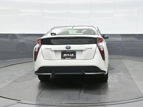 2016 Toyota Prius Three Touring