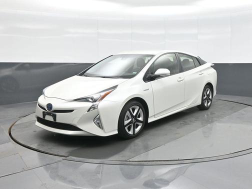 2016 Toyota Prius Three Touring