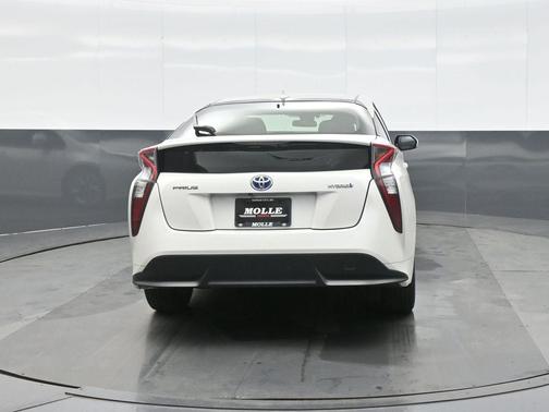 2016 Toyota Prius Three Touring