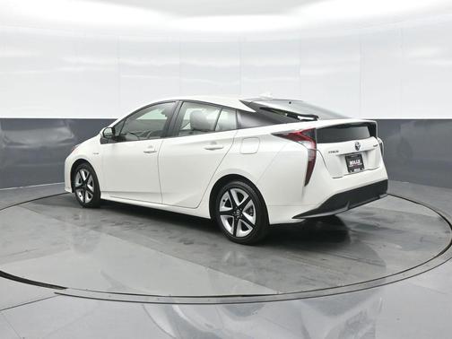 2016 Toyota Prius Three Touring