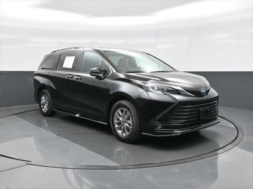 2025 Toyota Sienna XLE 7 Passenger