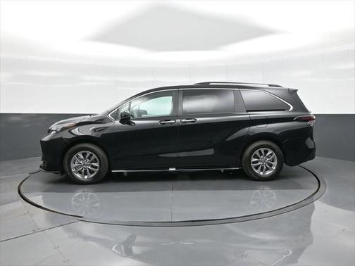 2025 Toyota Sienna XLE 7 Passenger