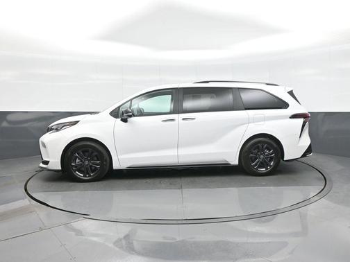 2025 Toyota Sienna XSE 7 Passenger