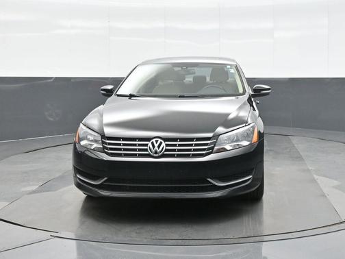 2013 Volkswagen Passat 2.0 TDI SE w/ Sunroof