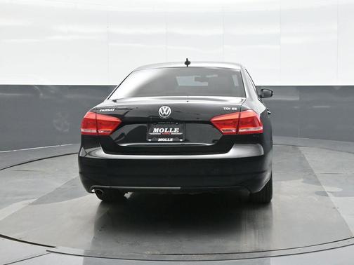 2013 Volkswagen Passat 2.0 TDI SE w/ Sunroof