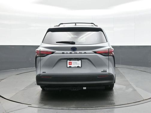 2022 Toyota Sienna Woodland Edition