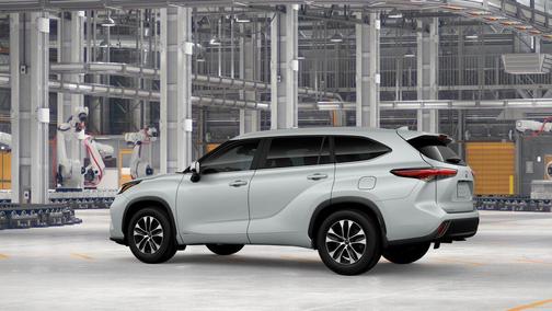 Wind Chill Pearl 2026 Toyota Highlander Hybrid XLE