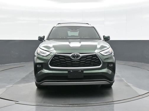 2025 Toyota Highlander Platinum