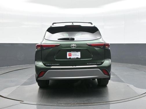 2025 Toyota Highlander Platinum