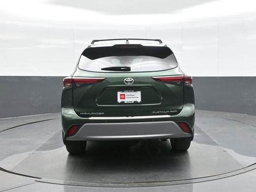 2025 Toyota Highlander Platinum