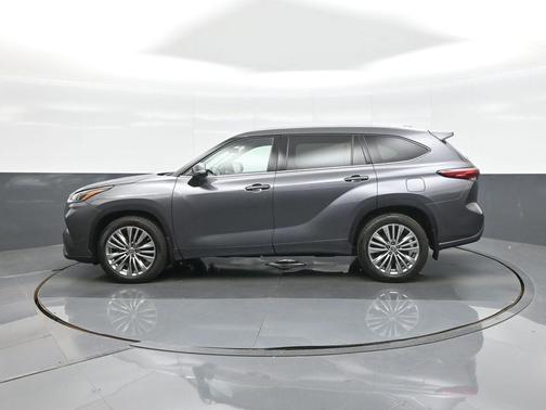 Magnetic Gray Metallic 2021 Toyota Highlander Platinum