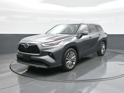 Magnetic Gray Metallic 2021 Toyota Highlander Platinum