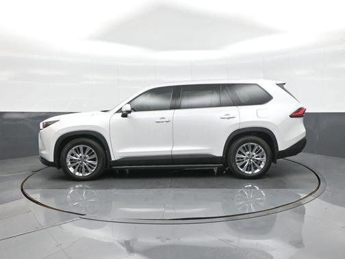 Pearl 2024 Toyota Grand Highlander Platinum