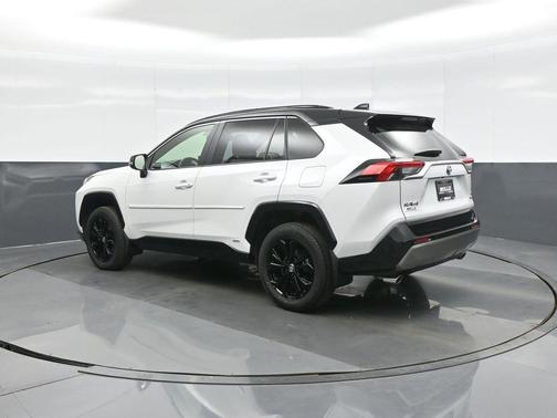 2024 Toyota RAV4 Hybrid SE