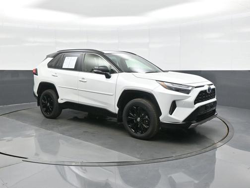 2024 Toyota RAV4 Hybrid SE