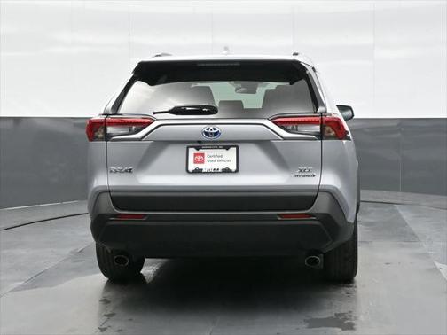 2022 Toyota RAV4 Hybrid XLE