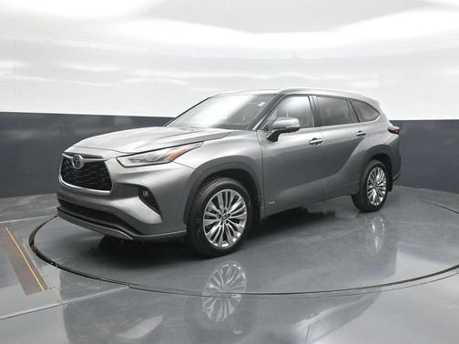 Heavy Metal 2025 Toyota Highlander Hybrid Platinum