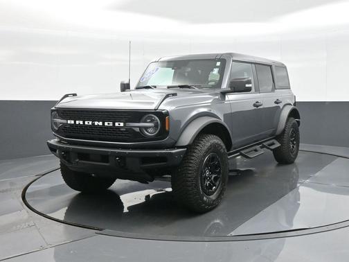 Carbonized Gray Metallic 2024 Ford Bronco Wildtrak
