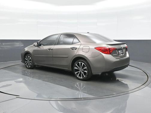 Gray 2017 Toyota Corolla SE