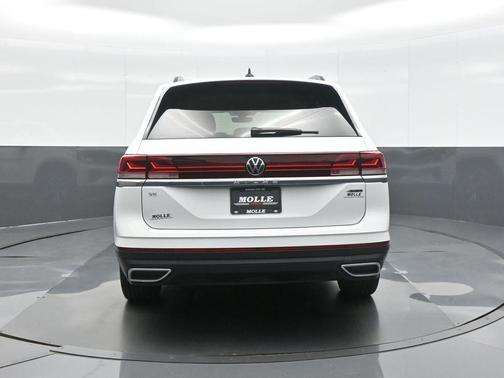 Pure White 2024 Volkswagen Atlas 2.0T SE
