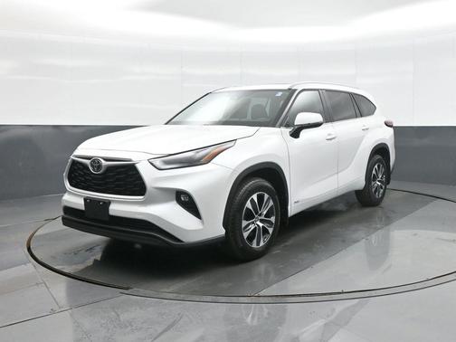 2025 Toyota Highlander Hybrid XLE