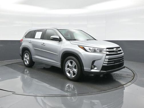 Celestial Silver Metallic 2017 Toyota Highlander Limited