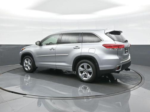 Celestial Silver Metallic 2017 Toyota Highlander Limited