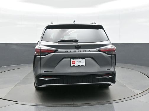 2026 Toyota Sienna XSE 7 Passenger