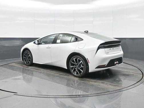 Wind Chill Pearl 2026 Toyota Prius Plug-In Hybrid XSE Premium