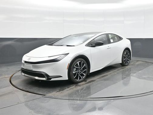 Wind Chill Pearl 2026 Toyota Prius Plug-In Hybrid XSE Premium