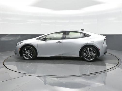 2025 Toyota Prius XLE