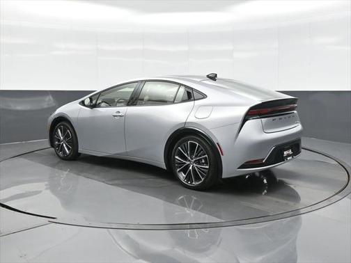 2025 Toyota Prius XLE