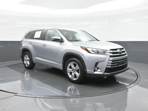Celestial Silver Metallic 2018 Toyota Highlander Limited