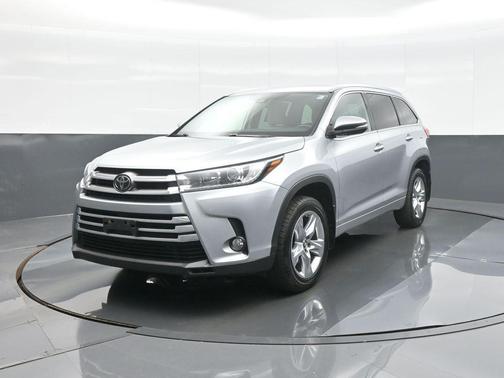 Celestial Silver Metallic 2018 Toyota Highlander Limited