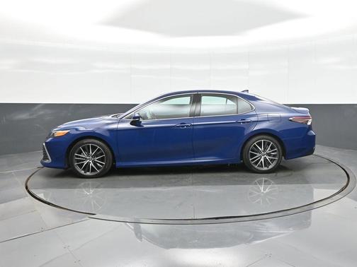 2023 Toyota Camry Hybrid XLE