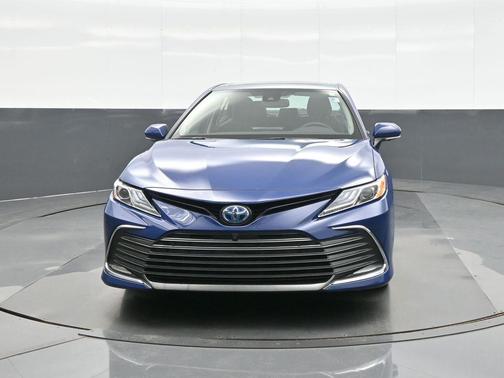 2023 Toyota Camry Hybrid XLE