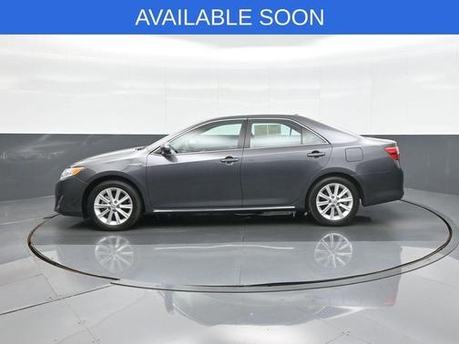 Magnetic Gray Metallic 2014 Toyota Camry Hybrid XLE