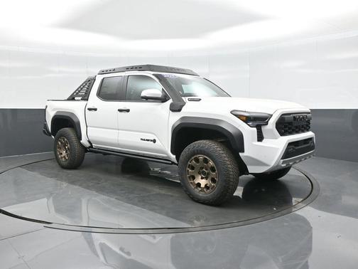 2025 Toyota Tacoma Hybrid Trailhunter