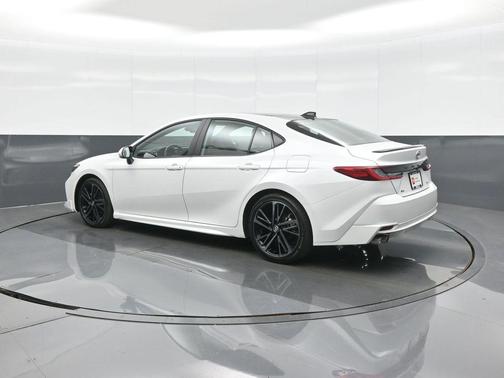 Pearl 2026 Toyota Camry XSE