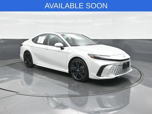 Pearl 2026 Toyota Camry XSE
