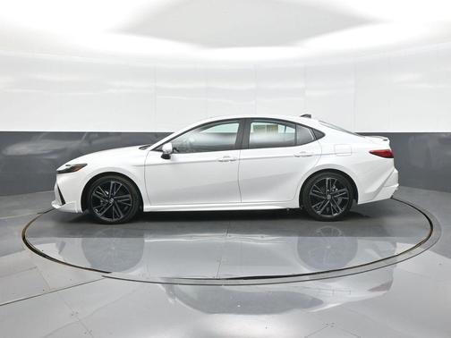 Pearl 2026 Toyota Camry XSE