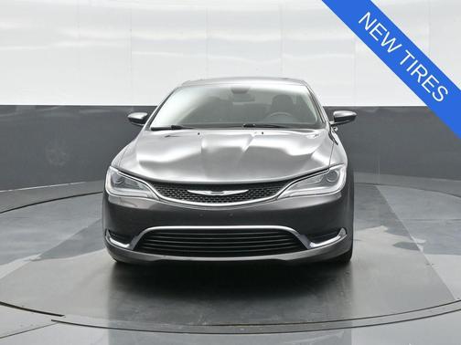 Granite Crystal Metallic Clearcoat 2016 Chrysler 200 Limited